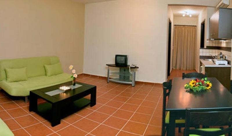 Armonia Hotel Матала Екстериор снимка