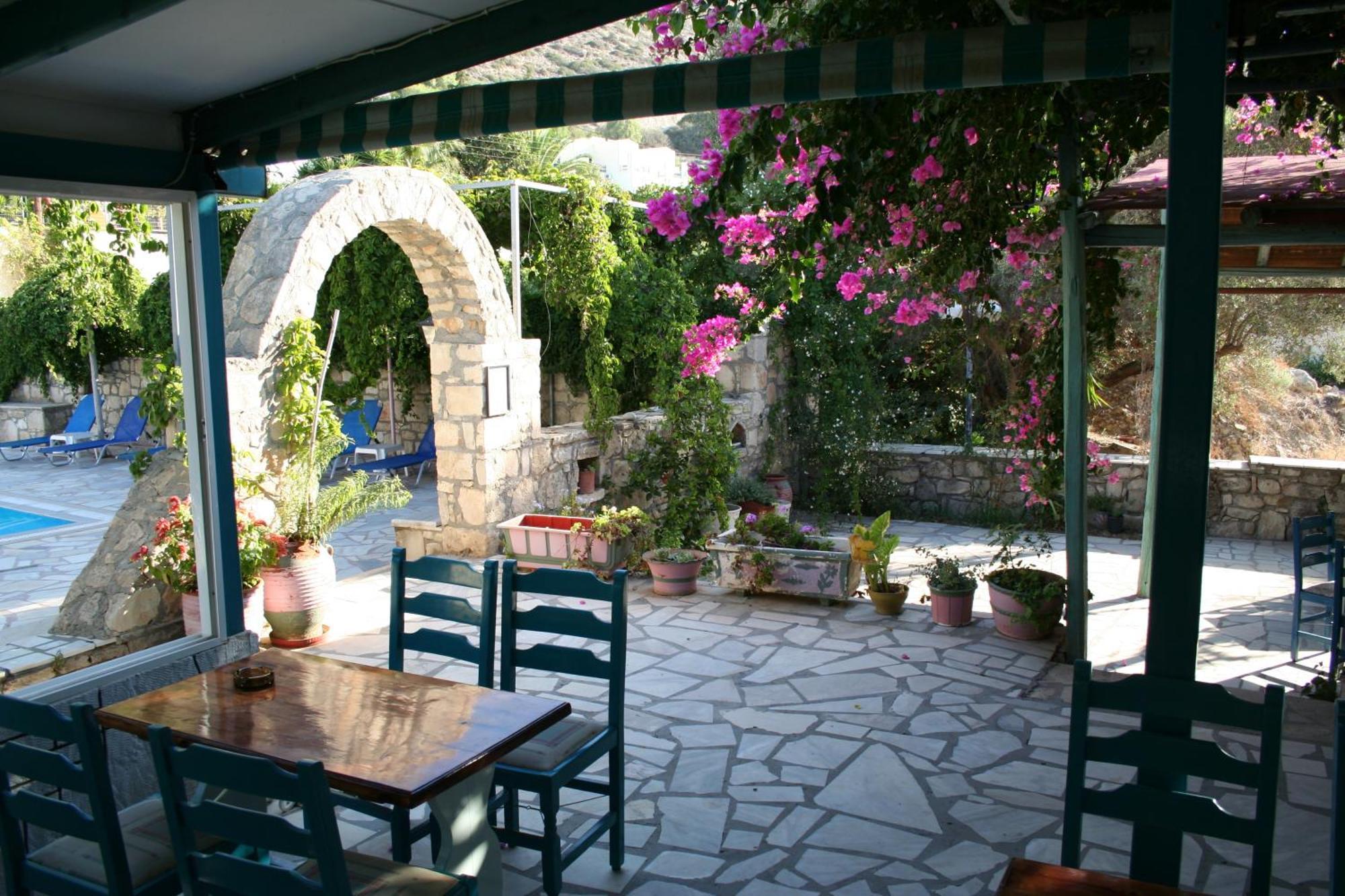 Armonia Hotel Матала Екстериор снимка